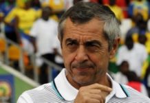 Mondial 2018 : Alain Giresse met la pression sur Michel Dussuyer