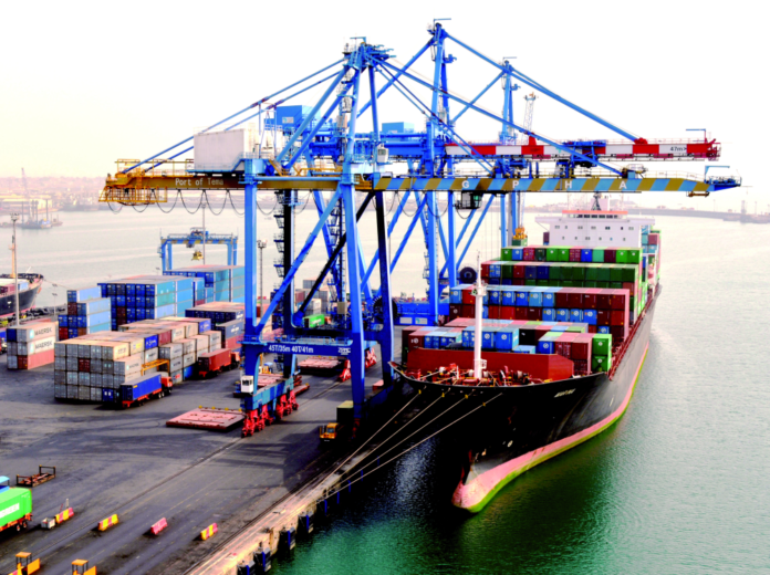 DELMAS et SDV devenue SDV SAGA CI, puis Bolloré Africa Logistics