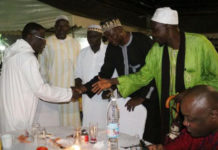 Rupture collective de jeûne et fraternité à Koumassi Bacongo partage un repas avec des musulmans et des chrétiens