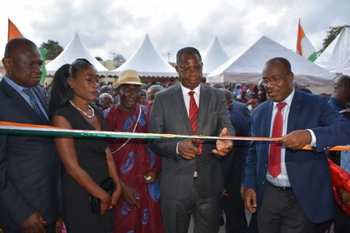 maire de marcory aby raoul Inauguration du foyer des jeunes et le baptême de l’avenue Victor Amagou
