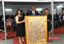 Vœux de nouvel an : le personnel offre un tableau au Premier Ministre Amadou Gon Coulibaly