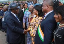 Nanan Ahoussi Kpin2 ou Ouattara,chef suprême des baoulé Agba (visite d’État, Kouassi Kouassikro)