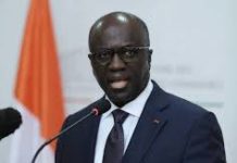 Le Ministre Amon Tanoh sur RTI reçoit:Le gouvernement cherche une solution à la baisse des salaires des diplomates