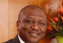 Noël 2019 – Abobo:Le maire Hamed Bakayoko offre 3000 cadeaux aux enfants de la commune