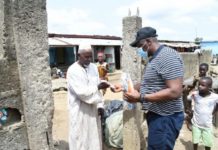 Covid 19 – Abobo- Adjamé: Lass PR offre des kits sanitaires et alimentaires aux populations