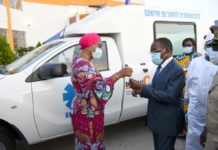 Don d’ambulance à Ananguié – Chantal Poaty, conseillère de Dominique Ouattara : “La Première dame ne veut plus qu’aucune femme meure en couches”