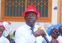 Noël 2020 :Hien Sié offre des cadeaux aux enfants d’Adiaké (Côte d’Ivoire)