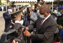 136 militaires et employés de l’armée décorés par le Premier ministre Hamed Bakayoko (Côte d’Ivoire)