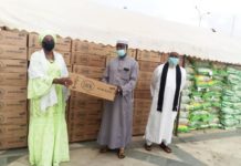 Ramadan 2021 Kandia Camara fait don de vivres aux musulmans d’Abobo au nom de la municipalité