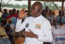 « Le président Alassane Ouattara n’a pas mis sa confiance en moi pour que je reste assis dans un bureau climatisé loin de vos réalités »