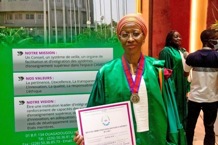 ly Le Prof. Bakayoko Ly-Ramata, ancienne ministre de l'enseignement supérieur de Côte d'Ivoire et ex présidente de l'université Félix Houphouët-Boigny d'Abidjan