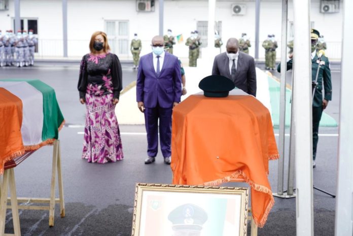 La Côte d’Ivoire rend hommage aux soldats tombésLe jeudi 24 juin 2021, à la Place d’armes de l’État major général des armées d’Abidjan-Plateau un hommage national