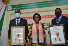 Remise de Timbres de solidarité contre le Sida Le comité sectoriel du ministère des Sports mobilise plus de 3 millions FCFA