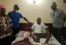Africa Sports d’Abidjan – Souffrant du cancer de sang Guédé Gba Ignace reçoit le réconfort de Kuyo Téa