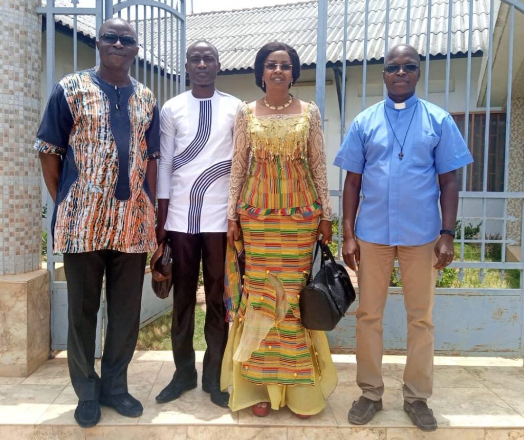 communaut-chr-tienne-bouak-louis-kouakou-habonouan-offre-des-vivres