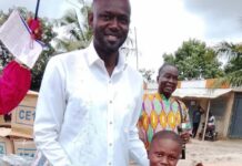 Agboville:Dr Cissé Abdoulaye offre 250 kits scolaires aux enfants d’Arrikoville